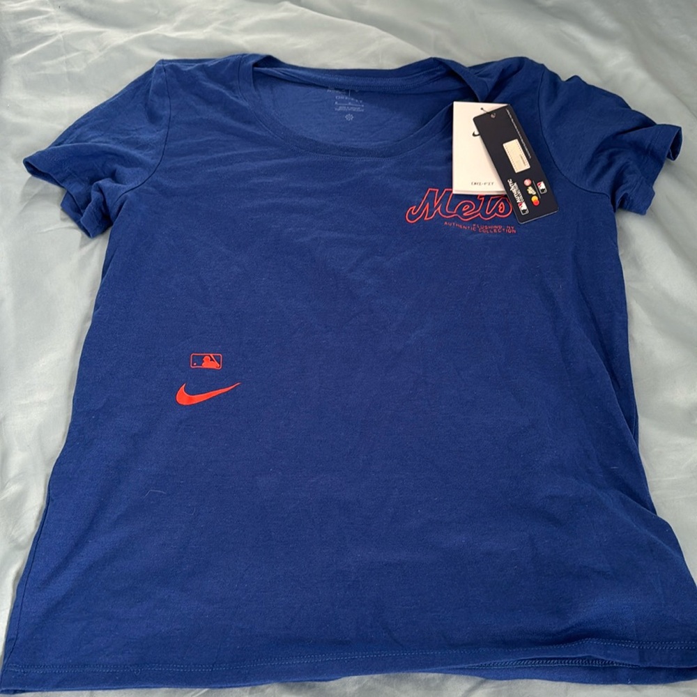 NWT NY Mets Women’s Nike DriFit tshirt SZ medium
